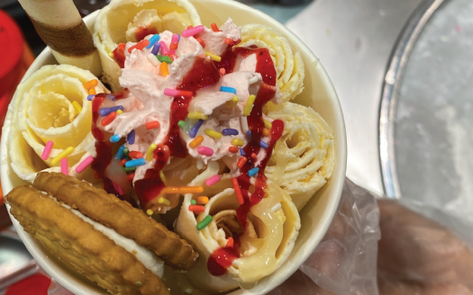 ROLL ROLL ICE CREAM! YUMMY!