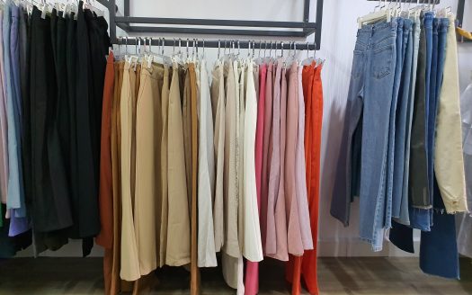 សេងហាងលក់សំលៀកបំពាក់ទាន់សម័យ