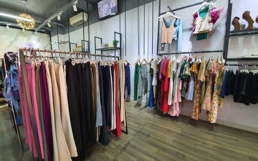 សេងហាងលក់សំលៀកបំពាក់ទាន់សម័យ