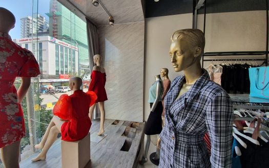 សេងហាងលក់សំលៀកបំពាក់ទាន់សម័យ